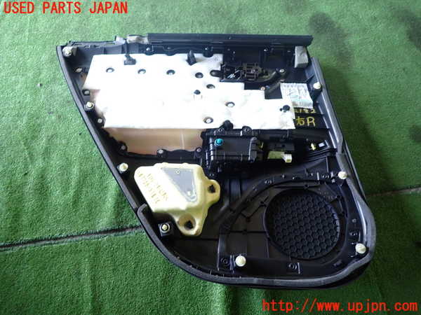1UPJ-9231821294]レクサス・CT200h(ZWA10)右後ドア内張り 中古_4