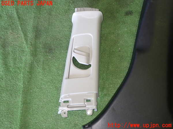 1UPJ-9231827665]レクサス・CT200h(ZWA10)右センターピラートリム 中古_2