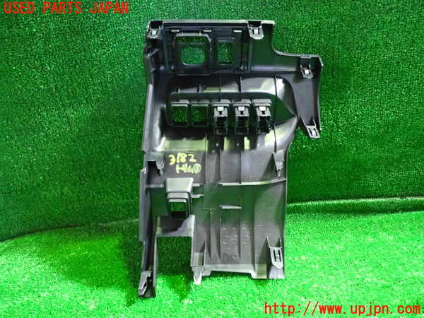 1UPJ-9231827691]レクサス・CT200h(ZWA10)内装トリム類1 中古_3