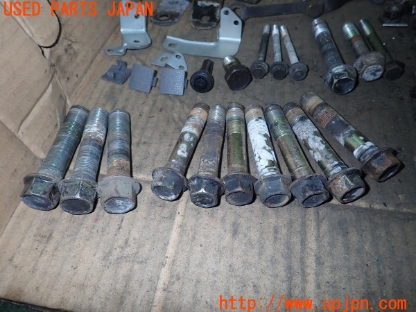 3UPJ=9231830720]ランクルプラド(KZJ78W)ネジ・ナット・ステー類 セット ジャンク_3