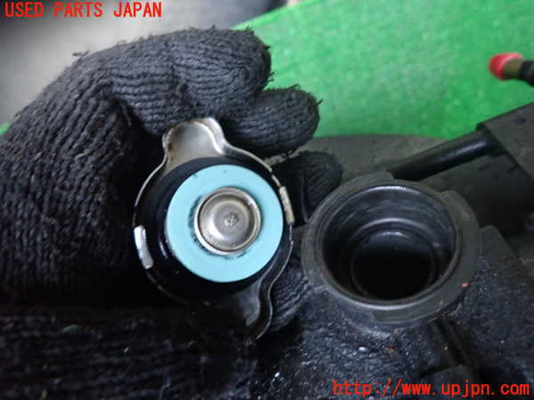 1UPJ-9231832321]ランクルプラド(KZJ78W)ラジエーター1 中古_2