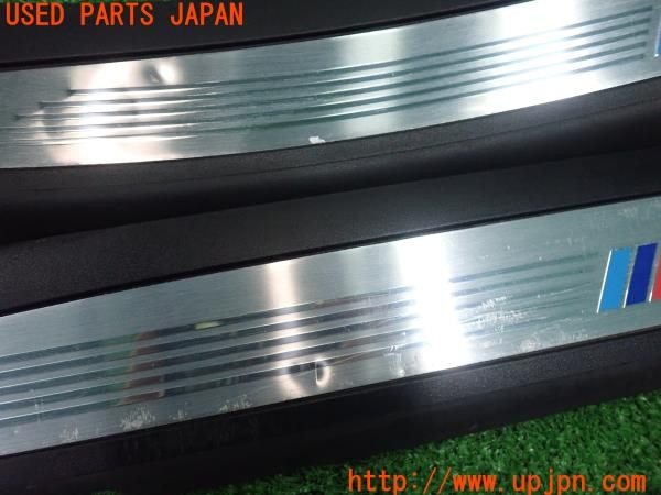 3UPJ=9231840616]BMW M5(NB50 E60)前期 純正 スカッフプレート 4枚セット 中古_4