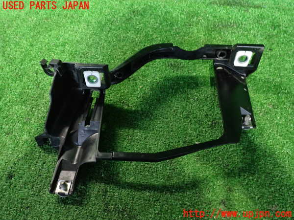 2UPJ-9231841140]BMW M5(NB50)(E60)右ヘッドライトリム 中古_2