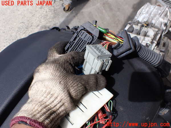 2UPJ-9231842010]BMW M5(NB50)(E60)エンジン S85B50A 中古_4