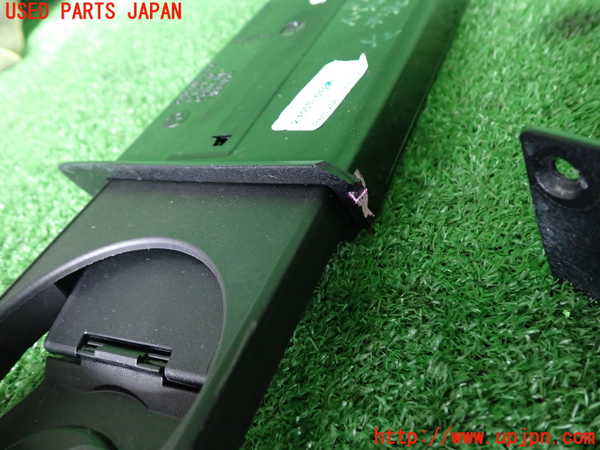 2UPJ-9231847810]BMW M5(NB50)(E60)ドリンクホルダー 中古_3