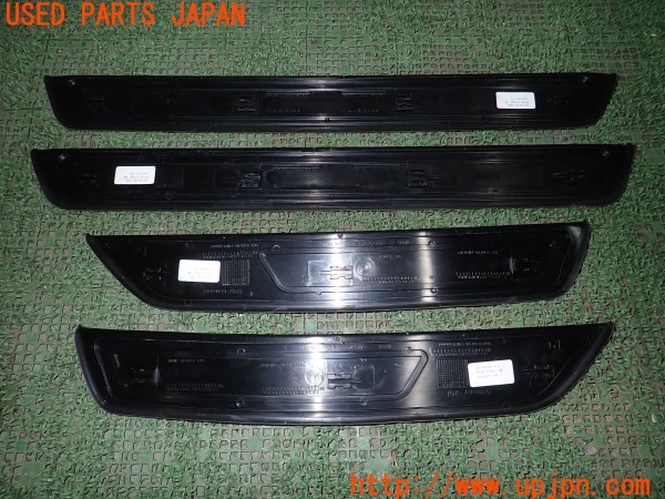 3UPJ=9231850616]BMW 523i(XG20 F10)(XG20)純正 スカッフプレート 中古_4