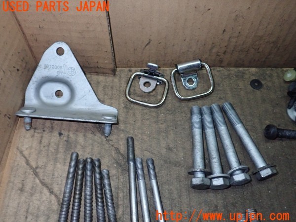 3UPJ=9231850720]BMW 523i(XG20 F10)ネジ・ナット・ステー類 セット ジャンク_2