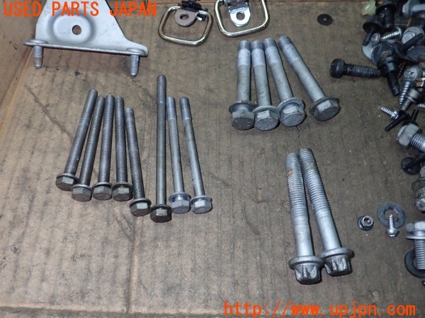 3UPJ=9231850720]BMW 523i(XG20 F10)ネジ・ナット・ステー類 セット ジャンク_3