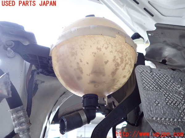 2UPJ-9231852410]BMW 523i(XG20)ラジエータータンク 中古 F10_2