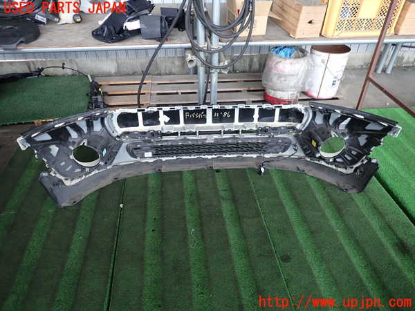 2UPJ-9231861010]BMW ミニ(MINI)クーパーD(XN15M)フロントバンパー 中古 (F56)_5