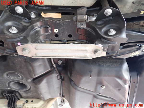 2UPJ-9231865295]BMW ミニ(MINI)クーパーD(XN15M)リアメンバー 中古 (F56)_4