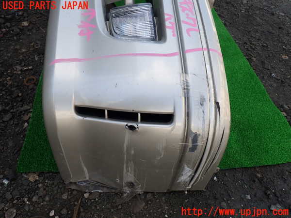 1UPJ-9231871010]ハイエースワゴン100系(KZH100G)フロントバンパー 中古_2