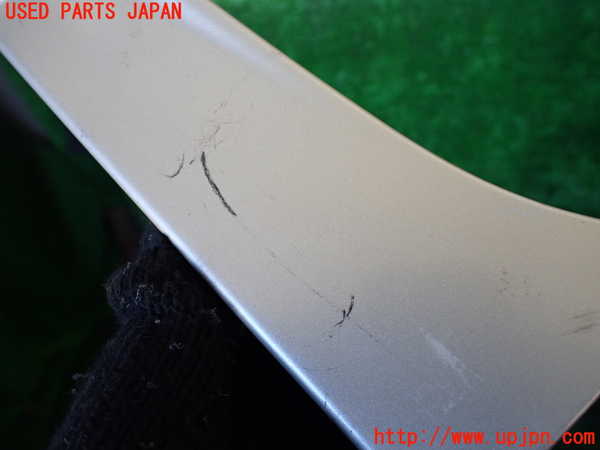 1UPJ-9231871100]ハイエースワゴン100系(KZH100G)右前コーナーパネル 中古_3