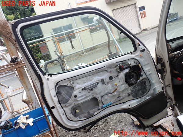 1UPJ-9231871260]ハイエースワゴン100系(KZH100G)左前ドア ジャンク ASAHI M2H4 43R-00034_4