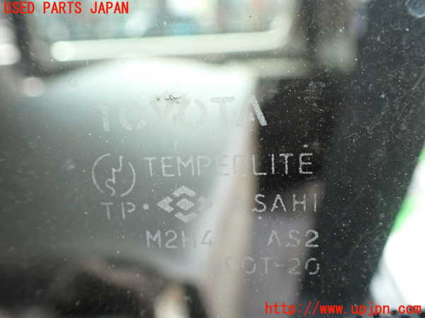 1UPJ-9231871382]ハイエースワゴン100系(KZH100G)左クォーターガラス 中古 ASAHI M2H4_2