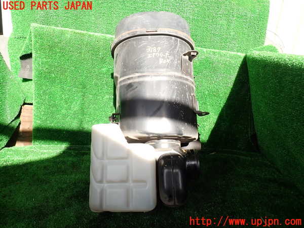 1UPJ-9231872560]ハイエースワゴン100系(KZH100G)エアクリーナーボックス 中古_1