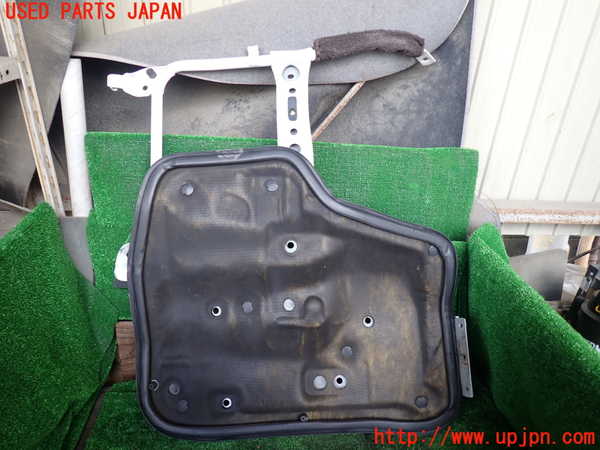 1UPJ-9231872160]ハイエースワゴン100系(KZH100G)エンジンアッパーカバー 中古_2