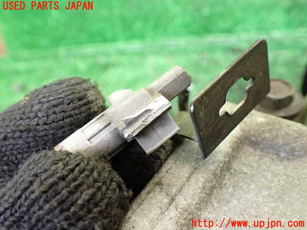 1UPJ-9231876025]ハイエースワゴン100系(KZH100G)エアコンコンプレッサー 中古_4