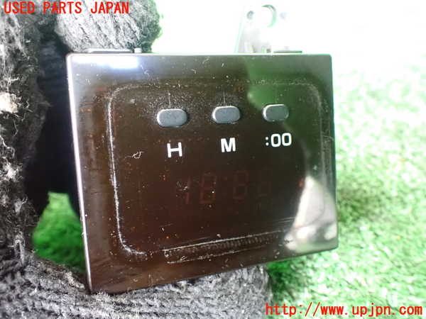 1UPJ-9231877850]ハイエースワゴン100系(KZH100G)時計 中古_2