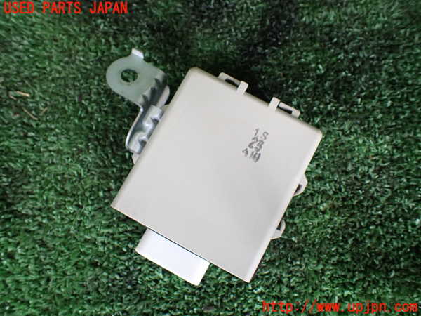 1UPJ-9231876146]ハイエースワゴン100系(KZH100G)コンピューター1(ドアコントロール) 中古 85980-26050_3