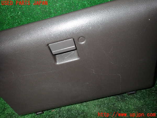 1UPJ-9231877516]ハイエースワゴン100系(KZH100G)グローブボックス1 中古_2