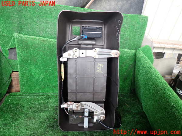 1UPJ-9231877540]ハイエースワゴン100系(KZH100G)センターコンソール 中古_4