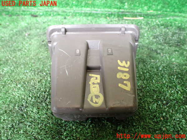 1UPJ-9231877822]ハイエースワゴン100系(KZH100G)灰皿2 中古_3