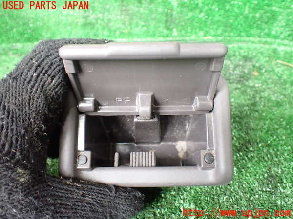 1UPJ-9231877823]ハイエースワゴン100系(KZH100G)灰皿3 中古_2