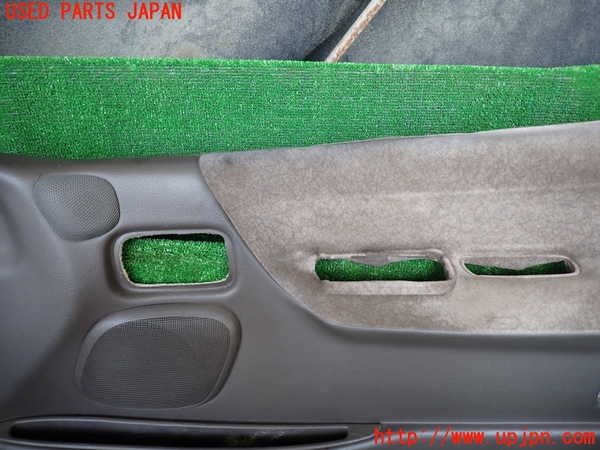 1UPJ-9231871234]ハイエースワゴン100系(KZH100G)右前ドア内張り 中古_2
