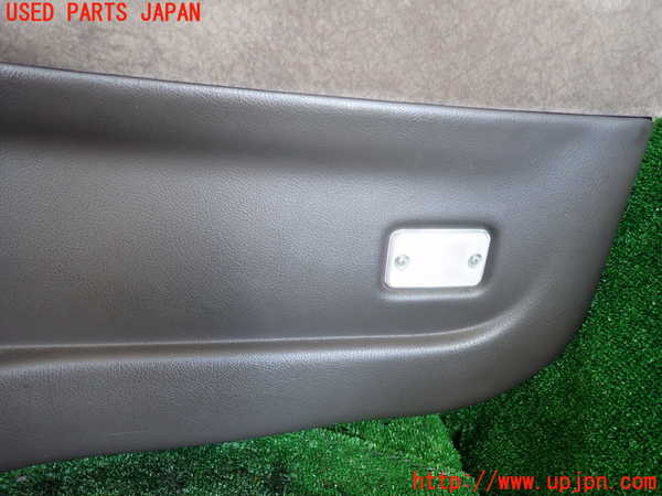 1UPJ-9231871234]ハイエースワゴン100系(KZH100G)右前ドア内張り 中古_3