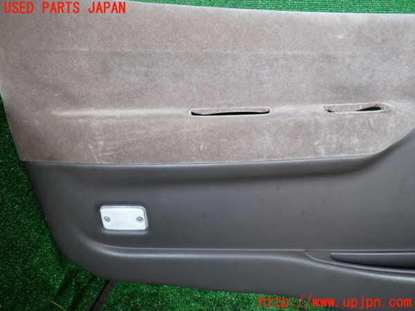 1UPJ-9231871264]ハイエースワゴン100系(KZH100G)左前ドア内張り 中古_3