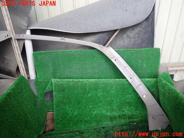1UPJ-9231877655]ハイエースワゴン100系(KZH100G)右フロントピラートリム 中古_3