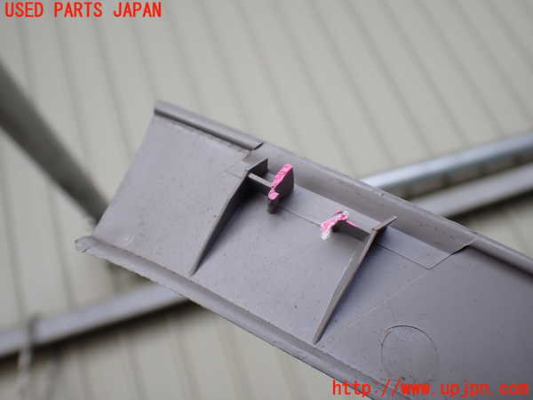 1UPJ-9231877655]ハイエースワゴン100系(KZH100G)右フロントピラートリム 中古_4