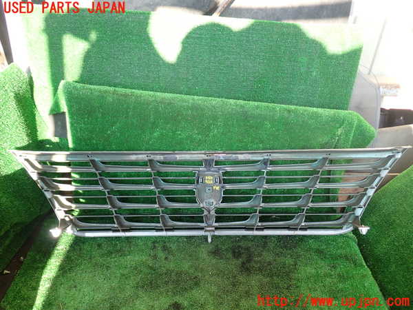 1UPJ-9231881050]グランドハイエース(VCH10W)ラジエターグリル 中古_2