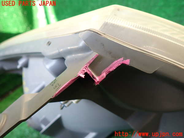 1UPJ-9231881132]グランドハイエース(VCH10W)左ヘッドライト ハロゲン 中古_4
