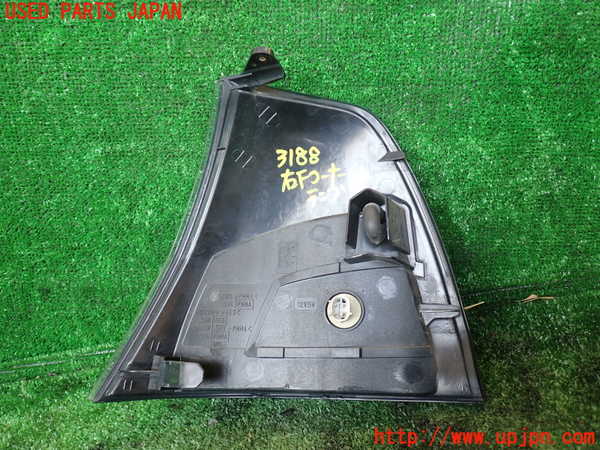 1UPJ-9231881150]グランドハイエース(VCH10W)右コーナーランプ 中古_3