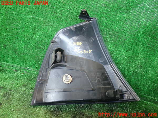 1UPJ-9231881152]グランドハイエース(VCH10W)左コーナーランプ 中古_3