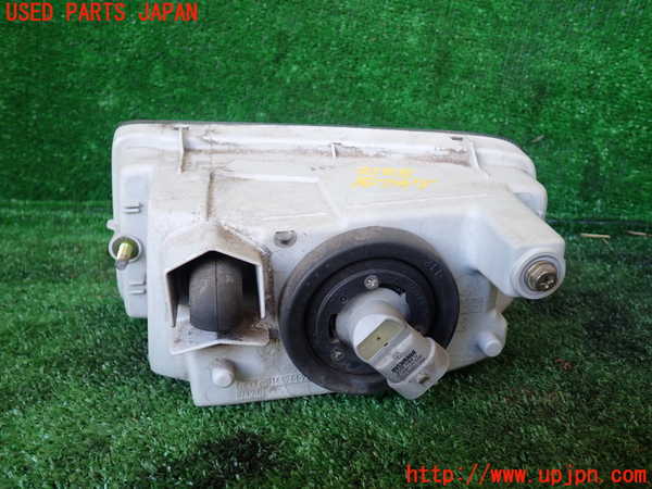 1UPJ-9231881180]グランドハイエース(VCH10W)右フォグ 中古_2