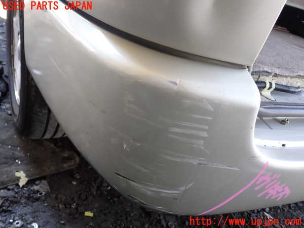 1UPJ-9231881610]グランドハイエース(VCH10W)リアバンパー 中古_5