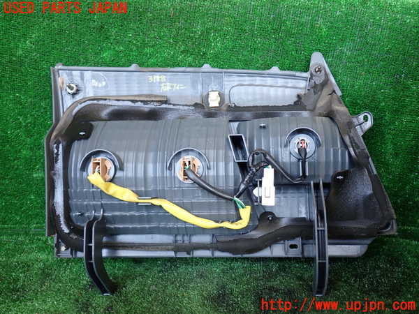1UPJ-9231881550]グランドハイエース(VCH10W)右リアフィニッシャー 中古_3