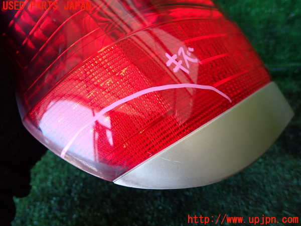 1UPJ-9231881536]グランドハイエース(VCH10W)左テールランプ 中古_2