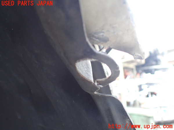 1UPJ-9231881090]グランドハイエース(VCH10W)右前フェンダーライナー 中古_3