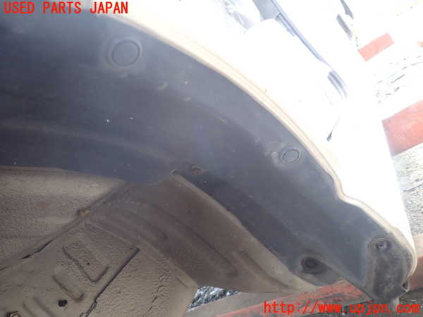 1UPJ-9231881092]グランドハイエース(VCH10W)左前フェンダーライナー 中古_3