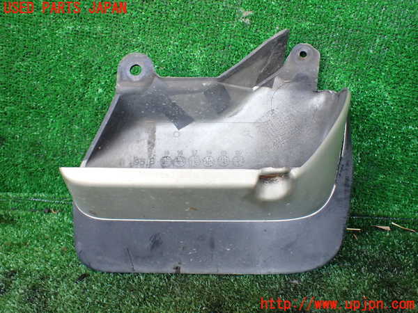 1UPJ-9231881454]グランドハイエース(VCH10W)右リアマッドガード(泥除け) 中古_2