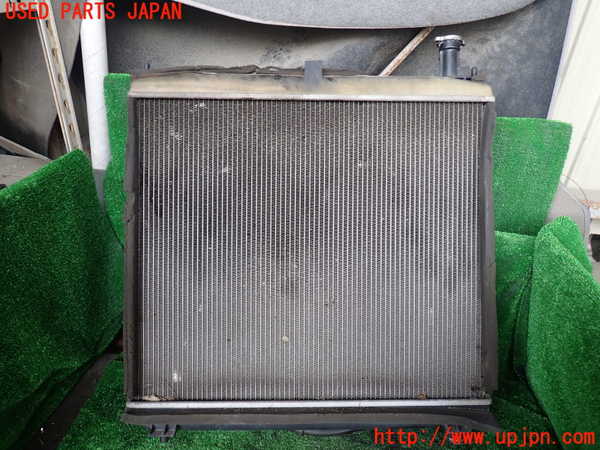 1UPJ-9231882321]グランドハイエース(VCH10W)ラジエーター1 中古_4