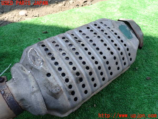 1UPJ-9231882661]グランドハイエース(VCH10W)触媒1 中古_4
