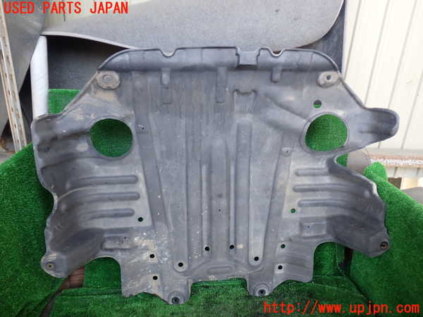 1UPJ-9231882170]グランドハイエース(VCH10W)エンジンアンダーカバー 中古_2