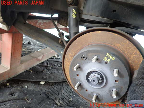 1UPJ-9231884305]グランドハイエース(VCH10W)左リアナックルハブ 中古_2
