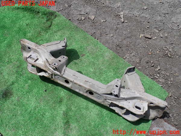 1UPJ-9231885285]グランドハイエース(VCH10W)フロントメンバー 中古_3