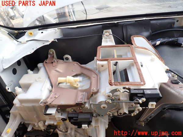 1UPJ-9231886081]グランドハイエース(VCH10W)エバポレーター1 (フロント) 中古_2